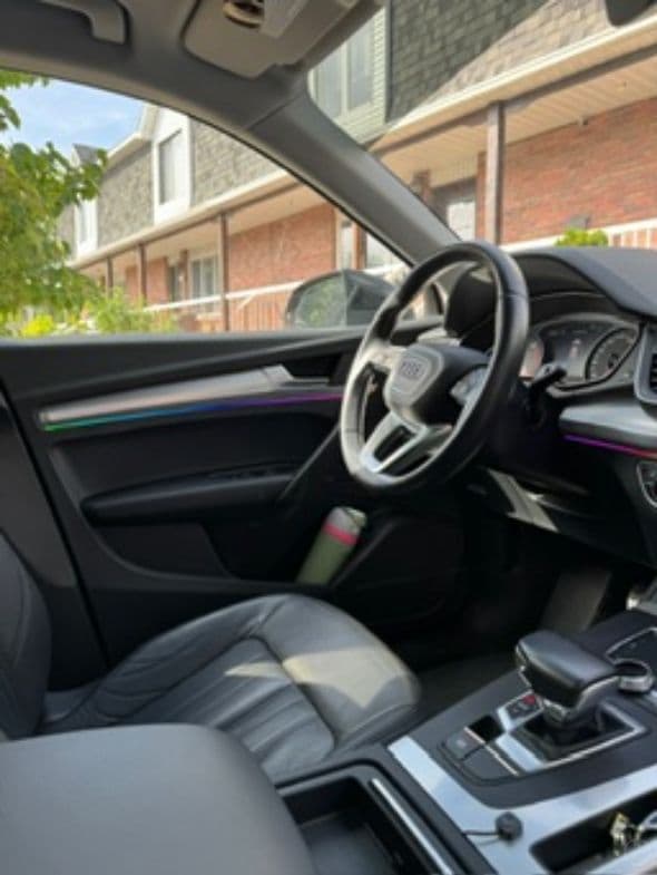 Audi Q5 — éclairage ambiant multicolore dans tout l’habitacle