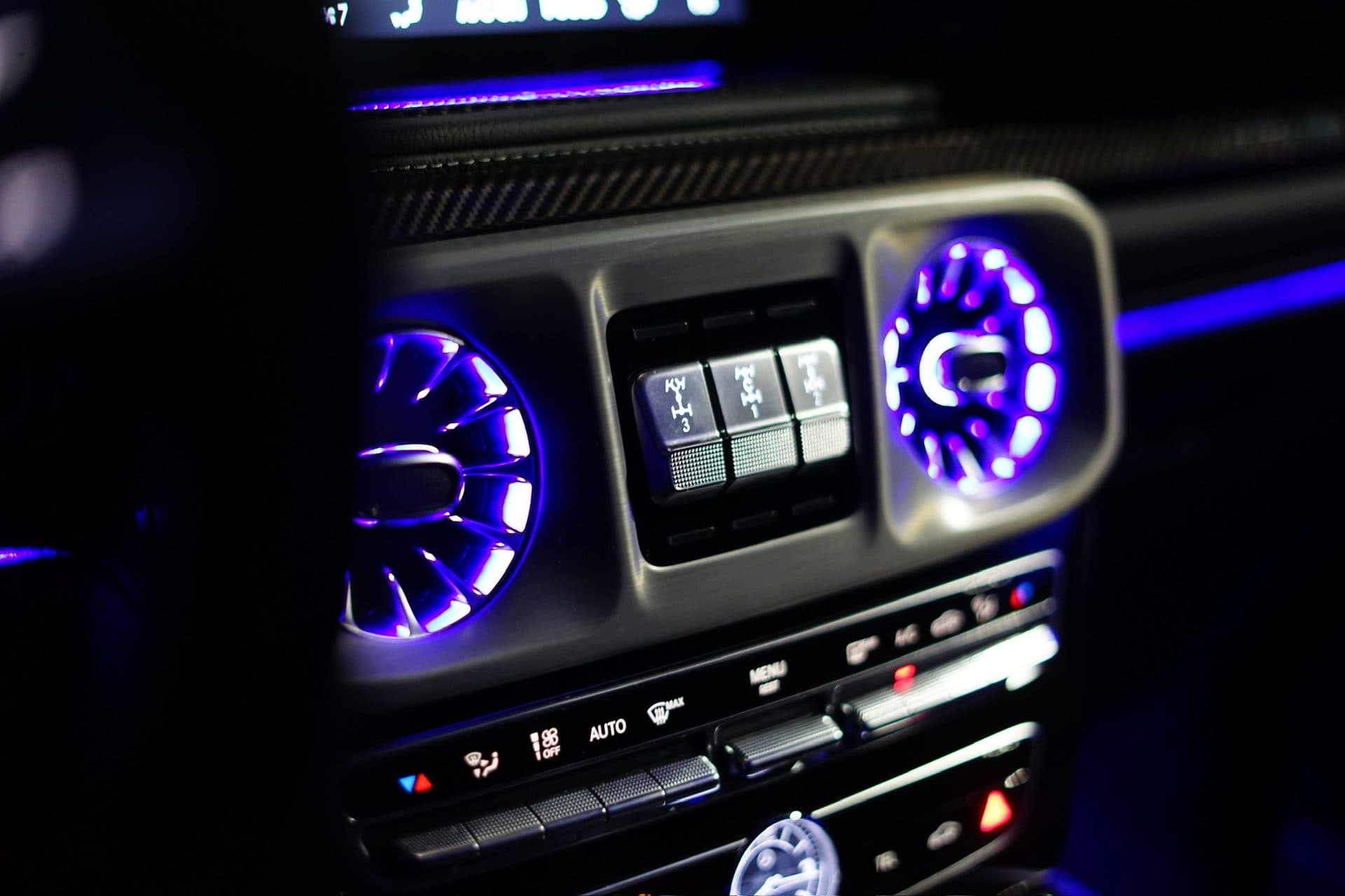 G-Wagon — dual turbine vents in purple-blue