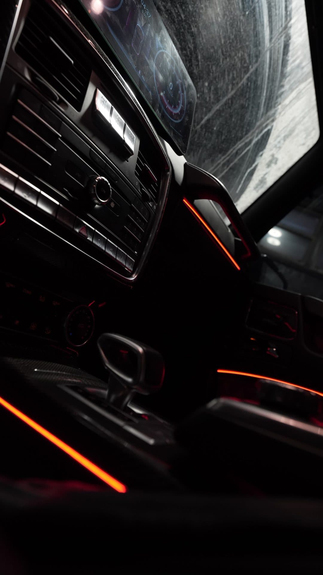 G-Wagon AMG — dashboard and center console red ambient