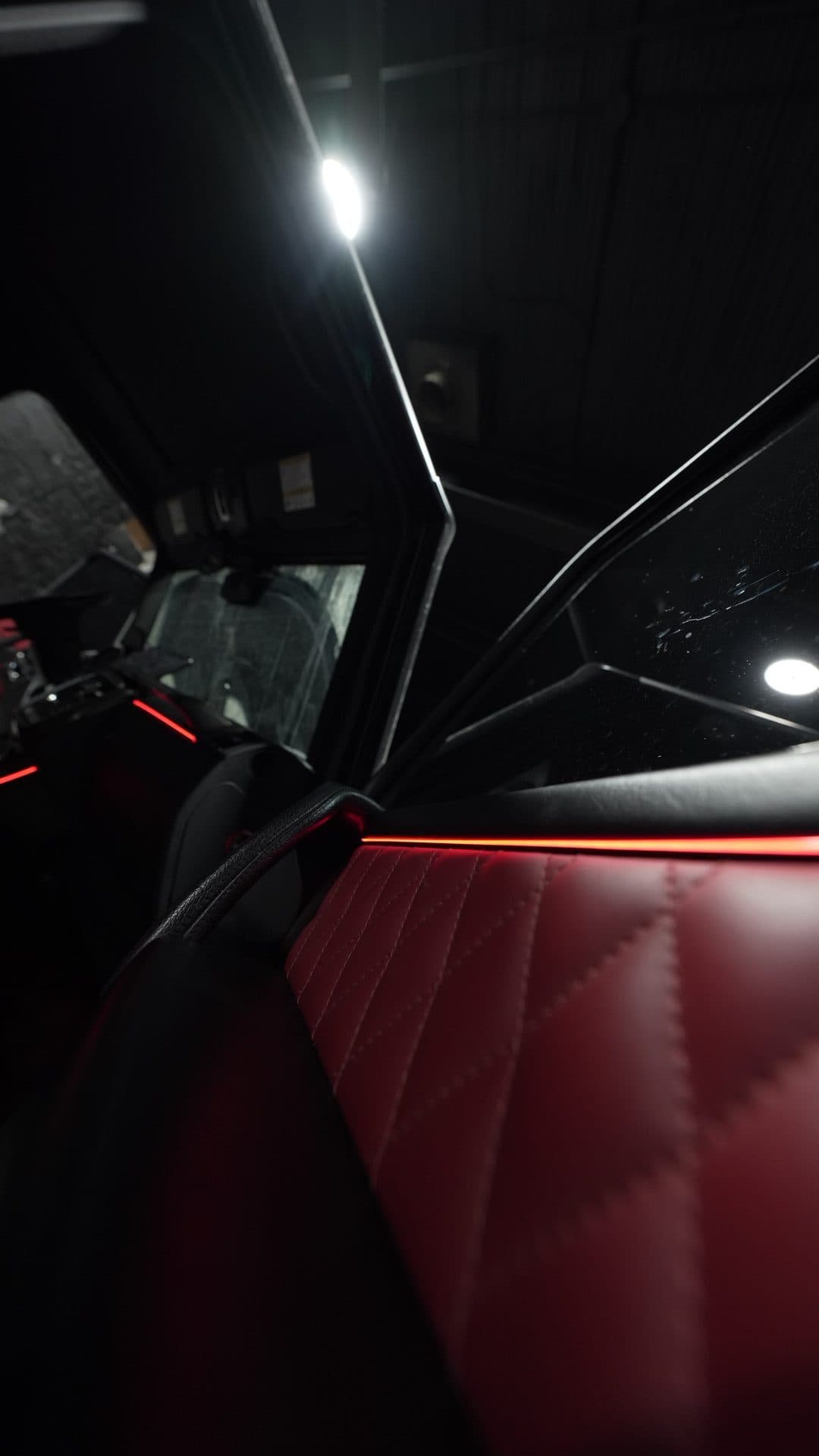 G-Wagon AMG — red leather seat with ambient accent